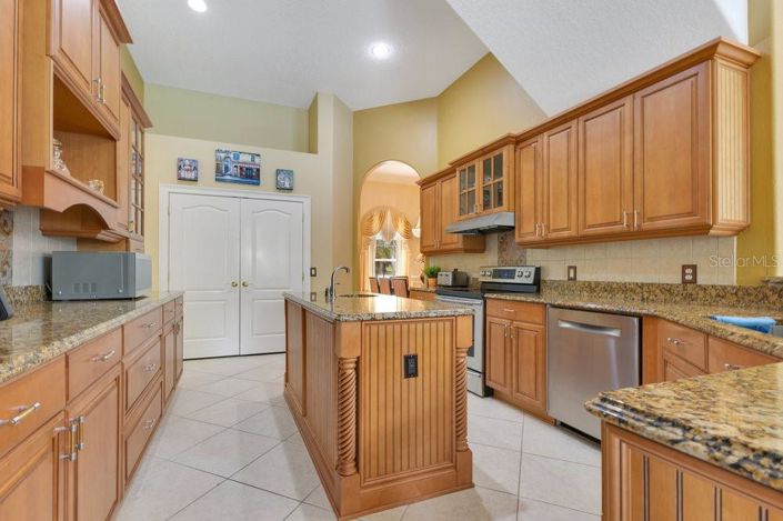 Image No.9-4 Bed House for sale