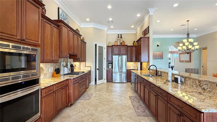 Image No.18-5 Bed House for sale