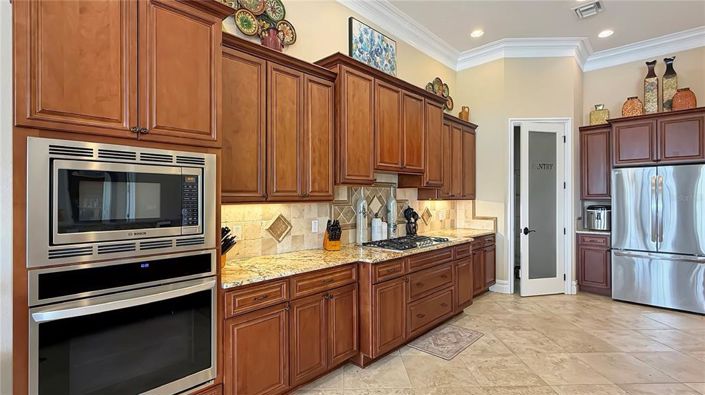 Image No.19-5 Bed House for sale