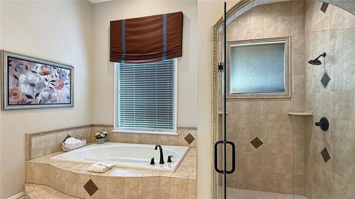 Image No.32-5 Bed House for sale