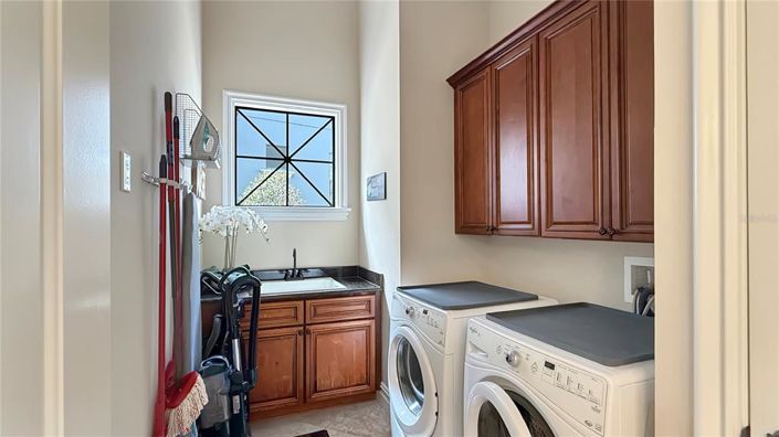 Image No.33-5 Bed House for sale