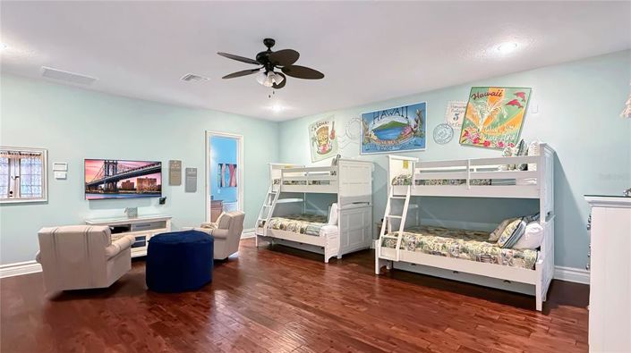 Image No.36-5 Bed House for sale