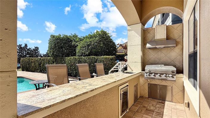 Image No.9-5 Bed House for sale