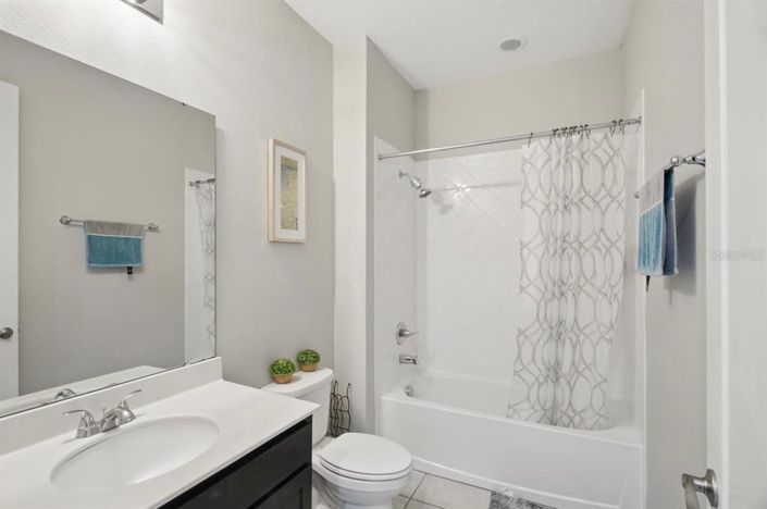 Image No.11-3 Bed House for sale