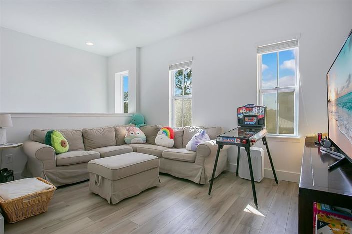 Image No.20-4 Bed House for sale