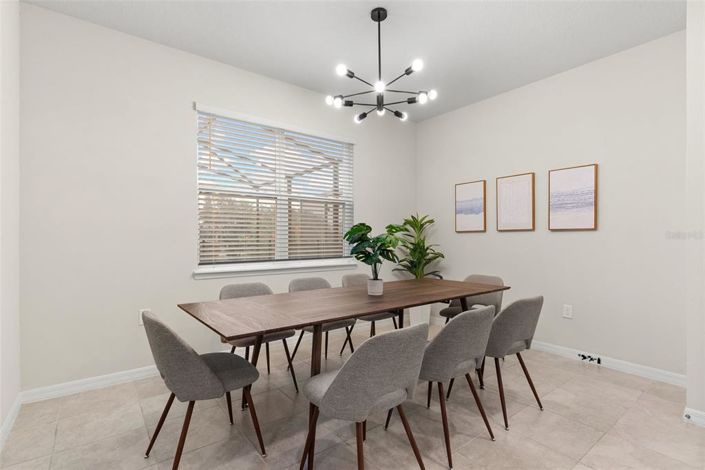 Image No.8-5 Bed House for sale