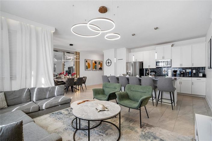 Image No.12-4 Bed Townhouse for sale