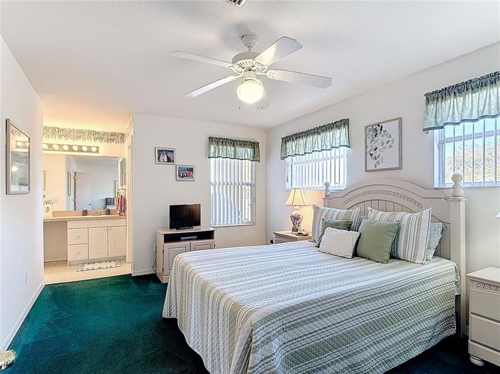 Image No.16-4 Bed Townhouse for sale