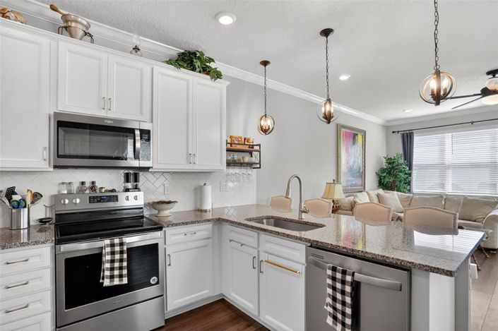 Image No.12-3 Bed Townhouse for sale