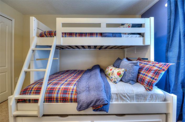 Image No.25-4 Bed Townhouse for sale