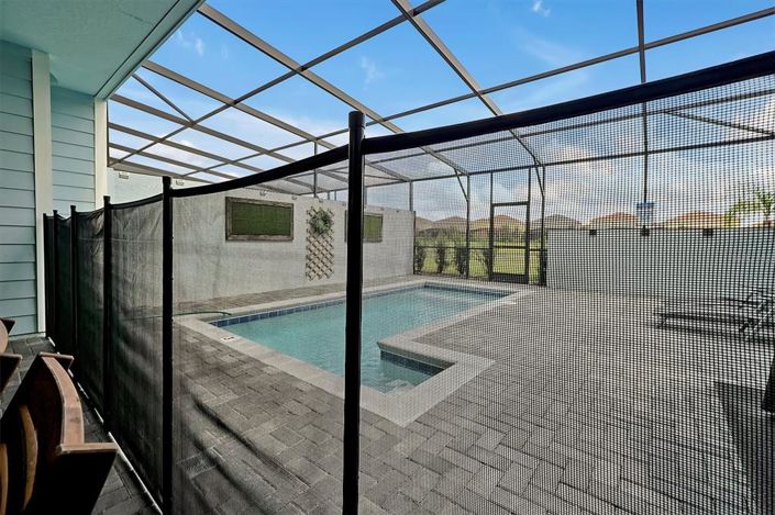 Image No.18-5 Bed Townhouse for sale