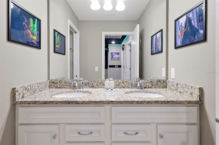 Image No.40-5 Bed Townhouse for sale