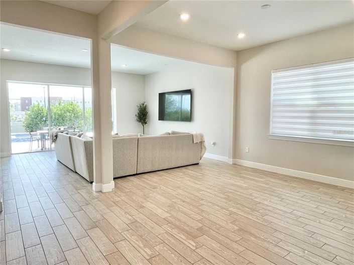 Image No.25-5 Bed House for sale