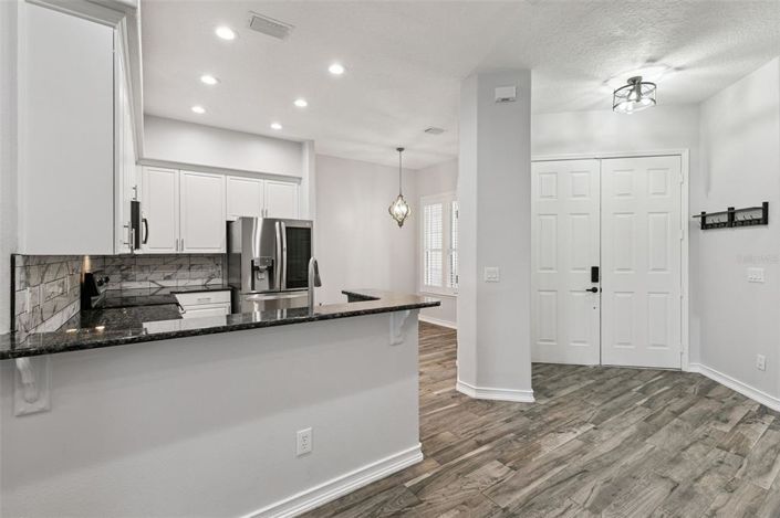 Image No.12-4 Bed Townhouse for sale