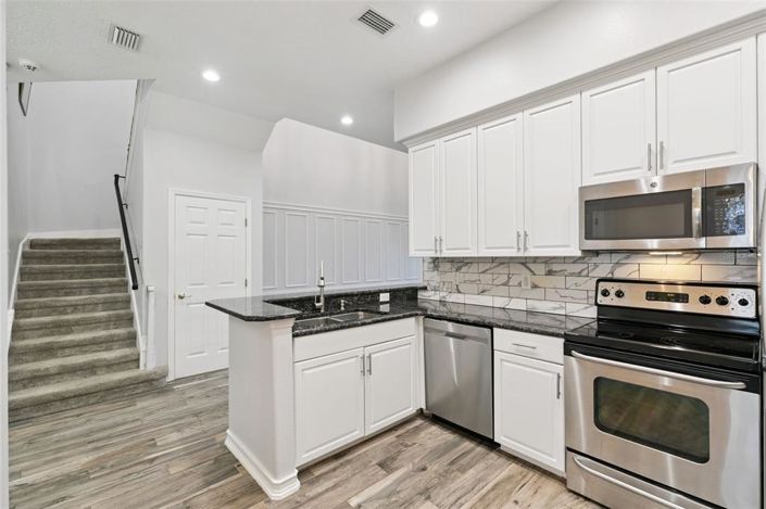 Image No.13-4 Bed Townhouse for sale