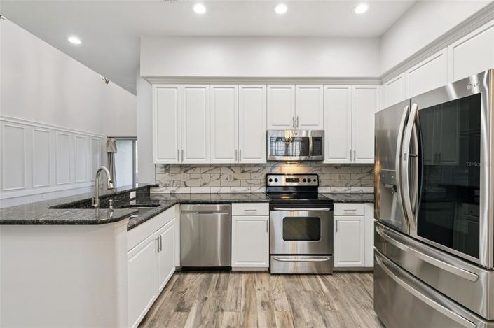 Image No.14-4 Bed Townhouse for sale