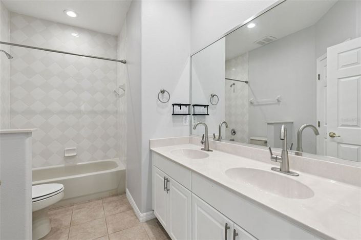 Image No.25-4 Bed Townhouse for sale