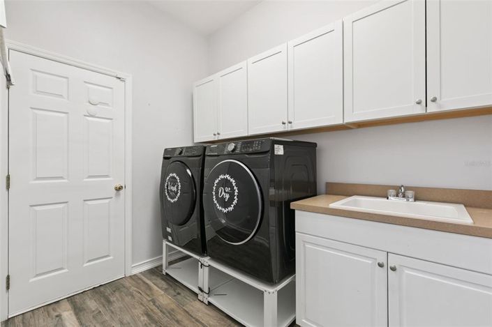 Image No.33-4 Bed Townhouse for sale