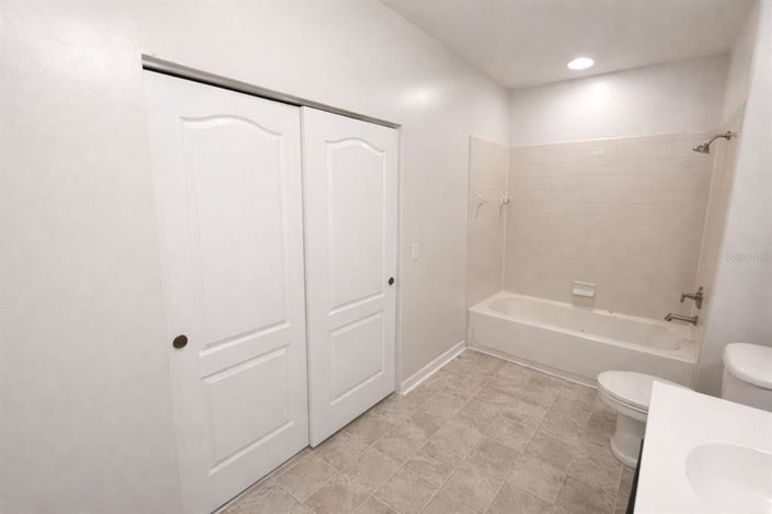 Image No.13-4 Bed Townhouse for sale