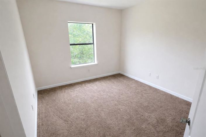 Image No.15-4 Bed Townhouse for sale