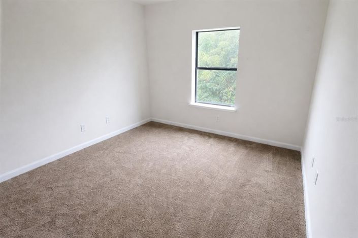 Image No.16-4 Bed Townhouse for sale