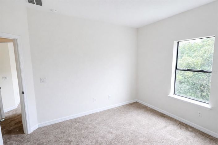 Image No.17-4 Bed Townhouse for sale