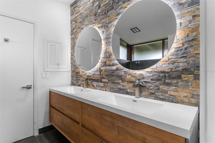 Image No.34-3 Bed House for sale