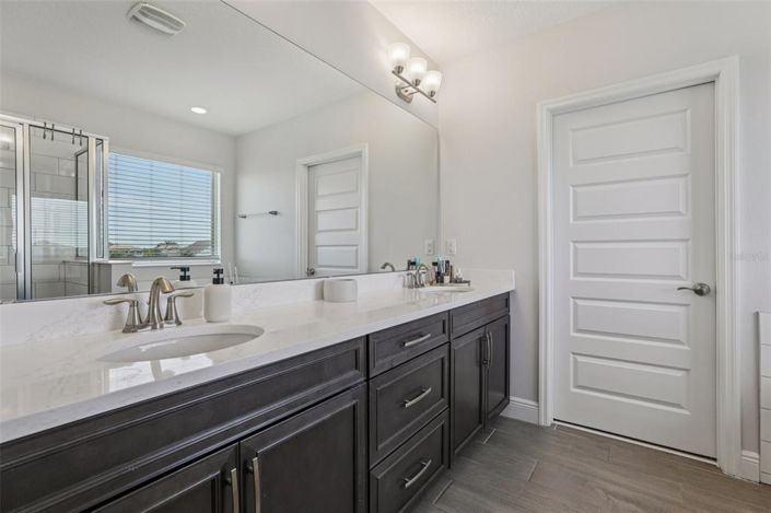 Image No.20-5 Bed House for sale