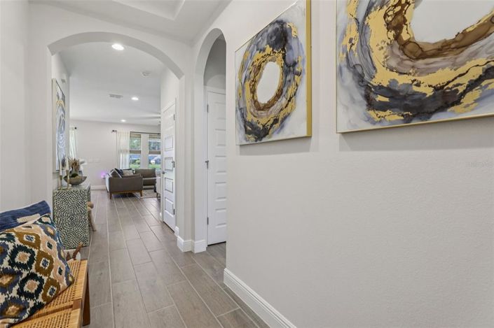 Image No.7-5 Bed House for sale