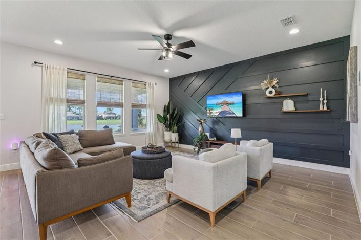 Image No.8-5 Bed House for sale