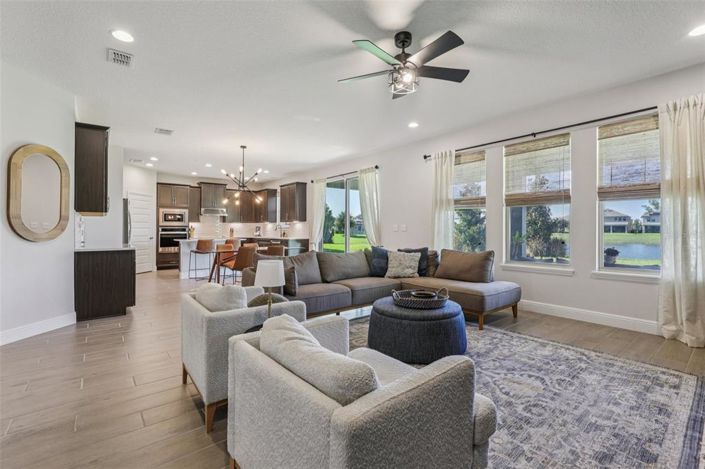 Image No.9-5 Bed House for sale