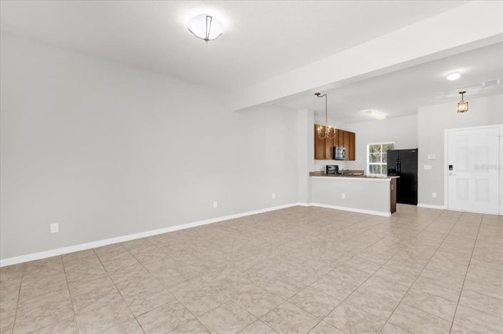 Image No.21-3 Bed Townhouse for sale