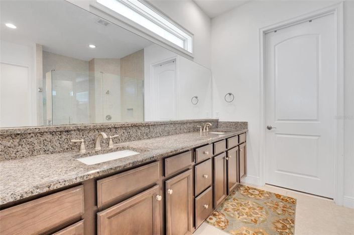 Image No.14-5 Bed House for sale