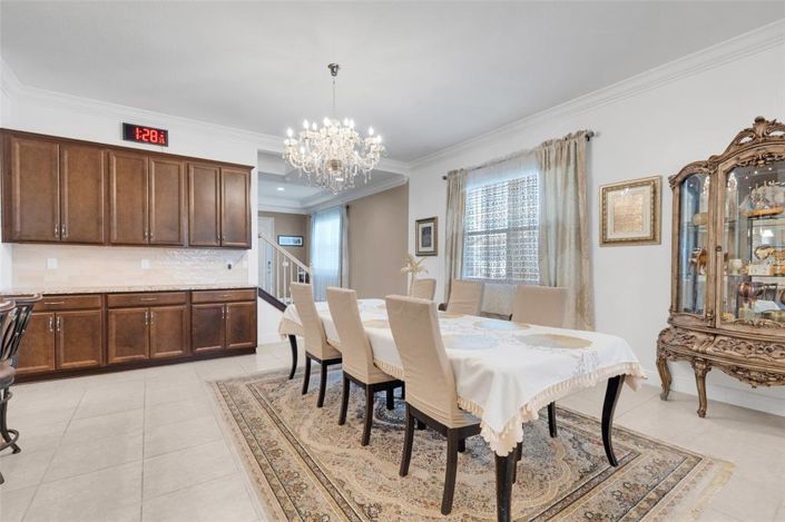 Image No.7-5 Bed House for sale