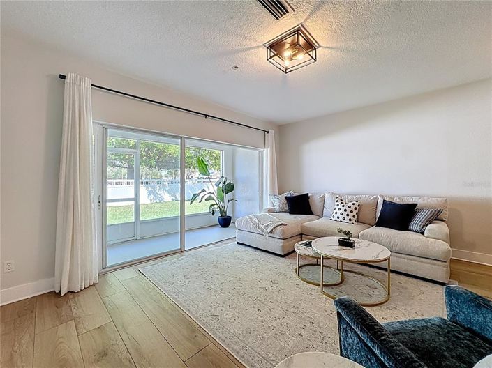 Image No.11-2 Bed Townhouse for sale