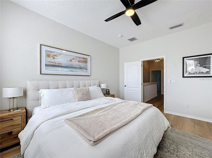 Image No.15-2 Bed Townhouse for sale