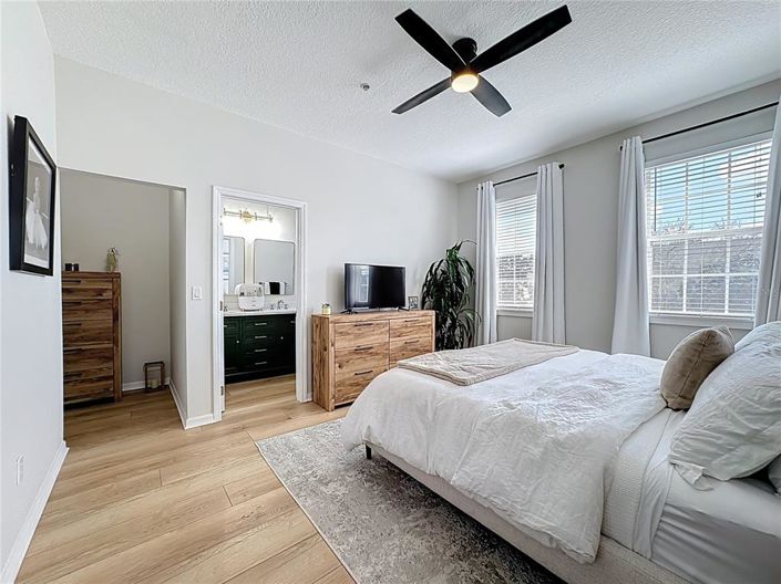 Image No.17-2 Bed Townhouse for sale