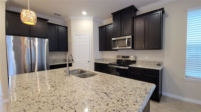 Image No.14-3 Bed Townhouse for sale