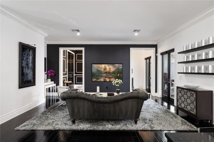 Image No.6-4 Bed House for sale