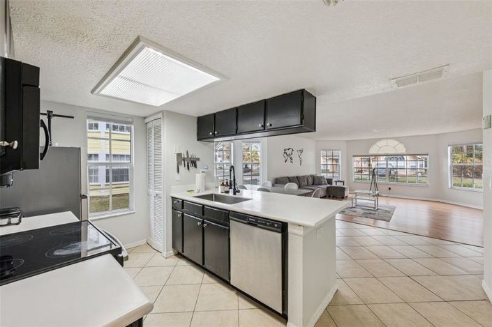 Image No.8-Appartement de 3 chambres à vendre à Saint John