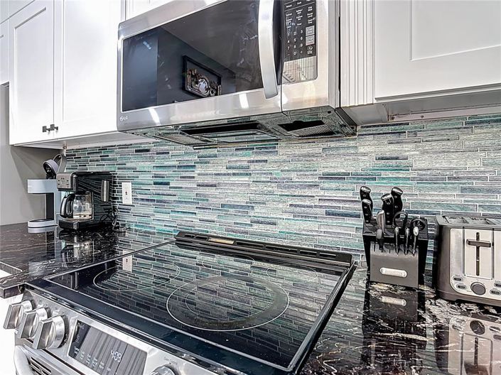 Image No.17-5 Bed House for sale