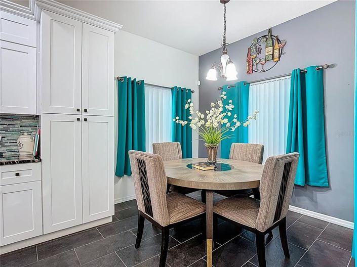 Image No.20-5 Bed House for sale