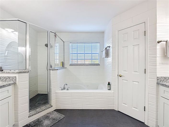 Image No.51-5 Bed House for sale