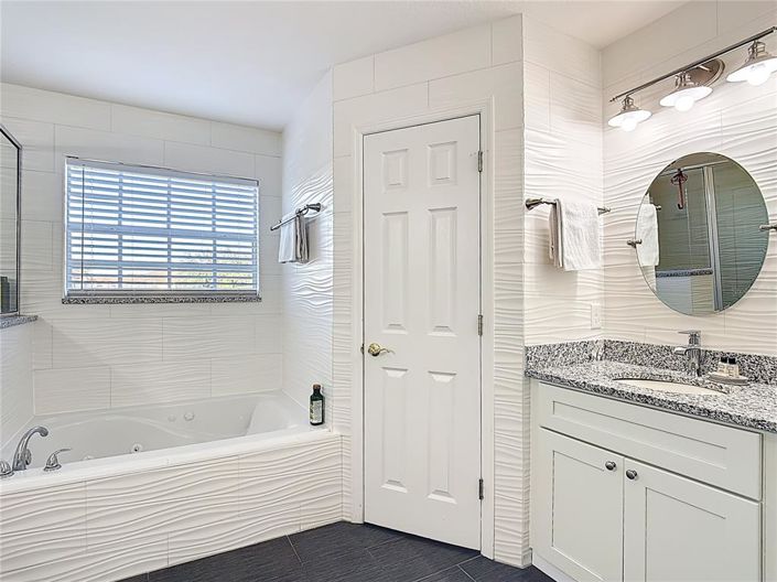 Image No.52-5 Bed House for sale