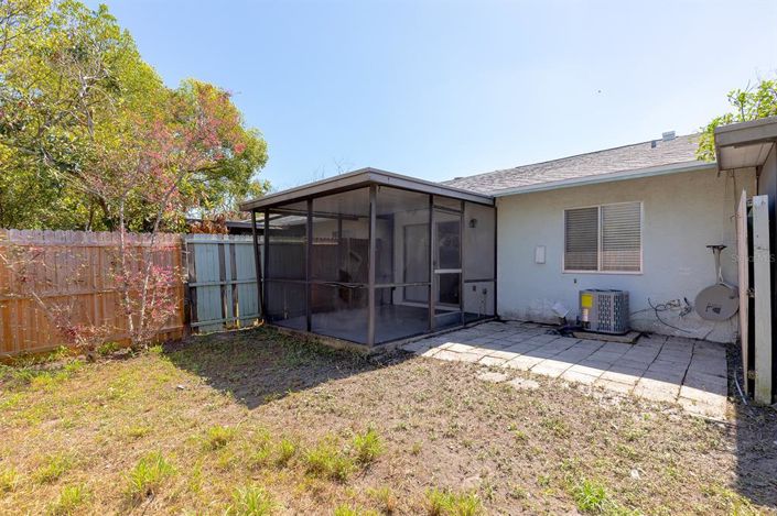 Image No.14-3 Bed Townhouse for sale