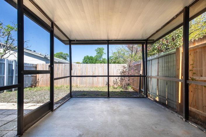 Image No.16-3 Bed Townhouse for sale