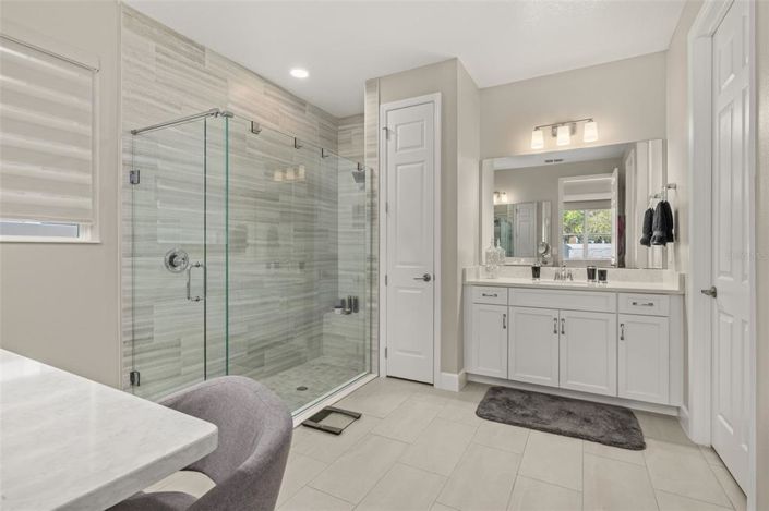 Image No.18-4 Bed House for sale