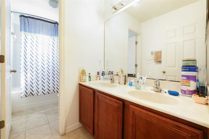 Image No.11-4 Bed House for sale