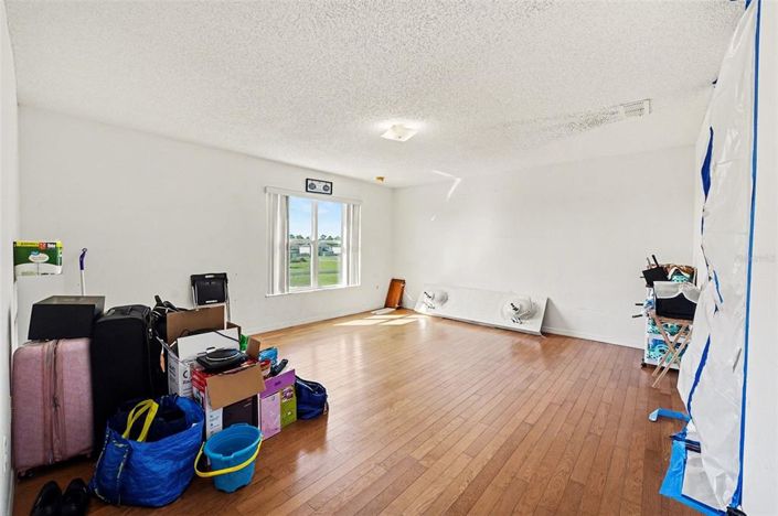 Image No.14-4 Bed House for sale