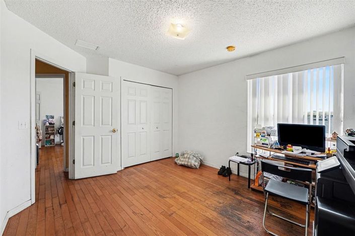 Image No.17-4 Bed House for sale